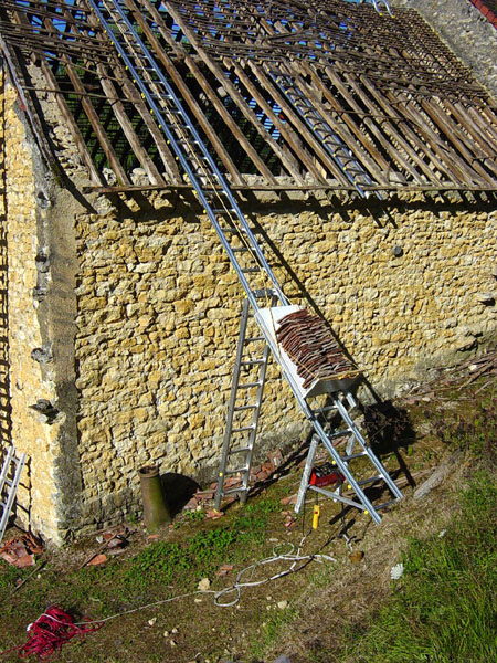 page n° 6 de la galerie des photos d' echelle-de-toit.com pour les vraies  échelles de toit à crochets et en aluminium